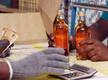 Employee suspended for buying extra Rs 10 for a bottle of liquor at a Tasmac shop KAK