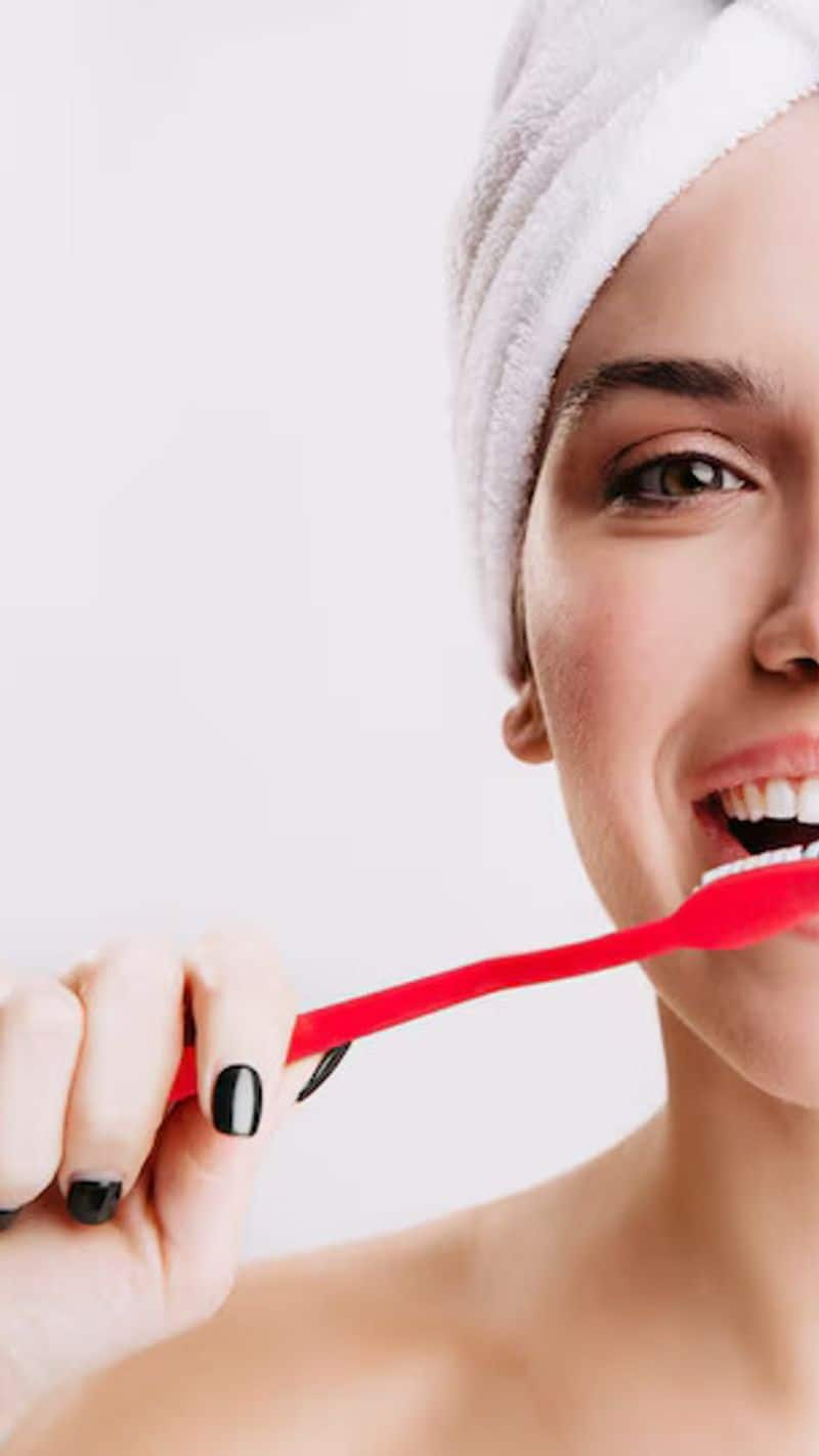 Toothbrush Clean  Follow these 7 steps to keep your toothbrush clean during daily use?  You will get relief from many diseases  XSMN