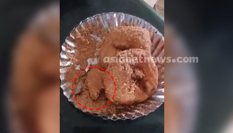 Dead frog in food bought from Shoranur railway station