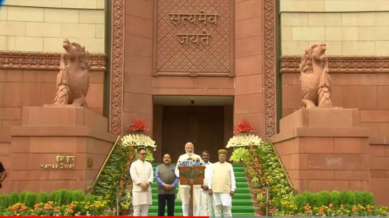 This is the first time post-independence the oath ceremony is taking place in a new parliament says Pm Modi Rya