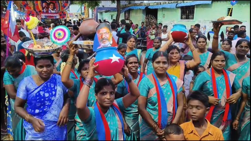 vck party members did celebration for won parliament election in dharmapuri vel