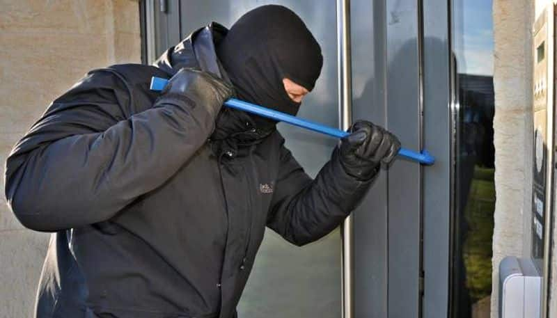 Shanghai burglar write a note for owner about anti theft system 