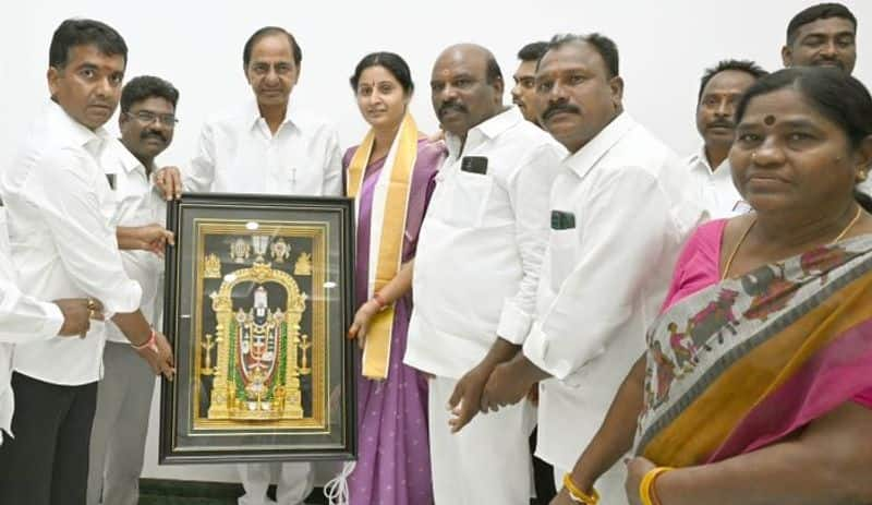 BRS Chief KCR meets people at Erravalli Farm House AKP