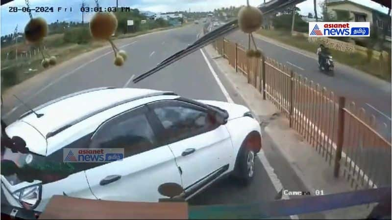 A car crashed into a roadblock in Tirupur vel