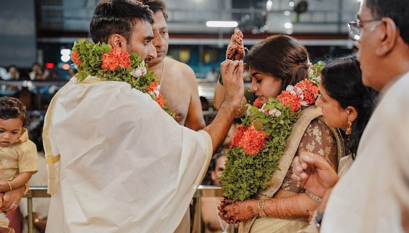 Photos Who is Sreeju? Actress Meera Nandan marries her boyfriend; shares wedding pictures RBA