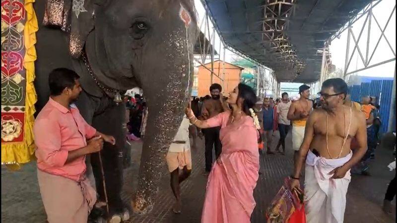 actress priya anand visit tiruchendur murugan temple today vel