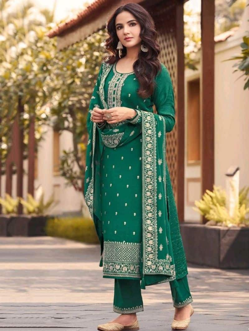 Jasmine Bhasin latest stylish suits zkamn