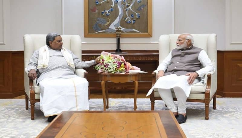 Karnataka CM Siddaramaiah Met PM Narendra Modi in New Delhi grg 