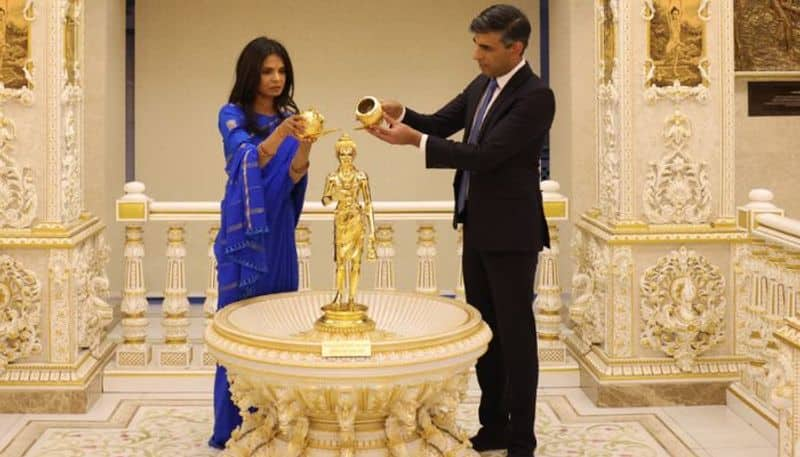 Rishi sunak and Akshta Murty special pooja At London s Neasden Temple