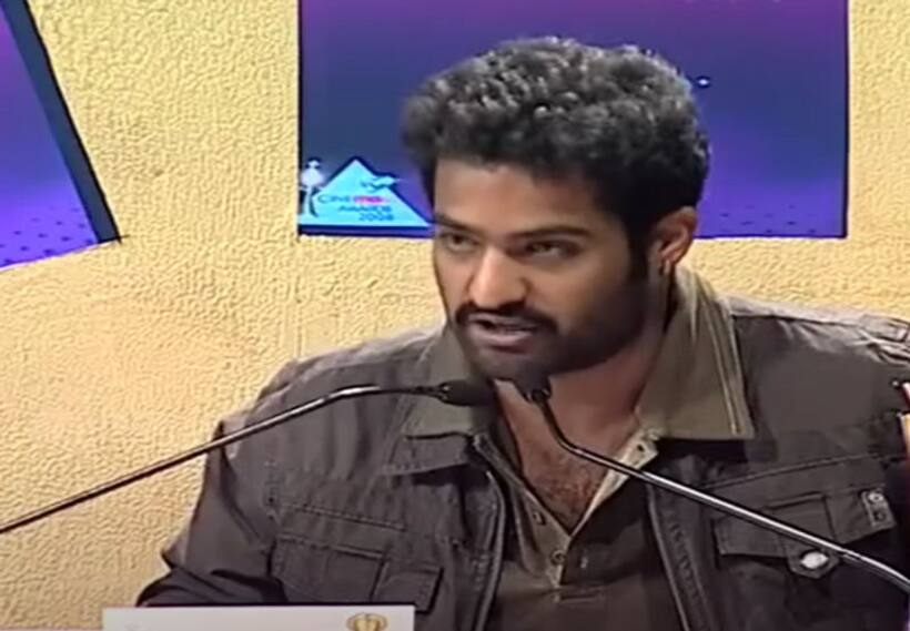 రవితేజ రిజెక్ట్ చేసిన మూవీ..అదే కథతో ఎన్టీఆర్ బ్లాక్ బస్టర్ కొట్టారు, పాపం ఆ డైరెక్టర్ కి ఛాన్స్ మిస్ 