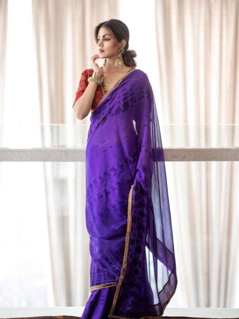 Rhea Chakraborty latest Saree Design zkamn