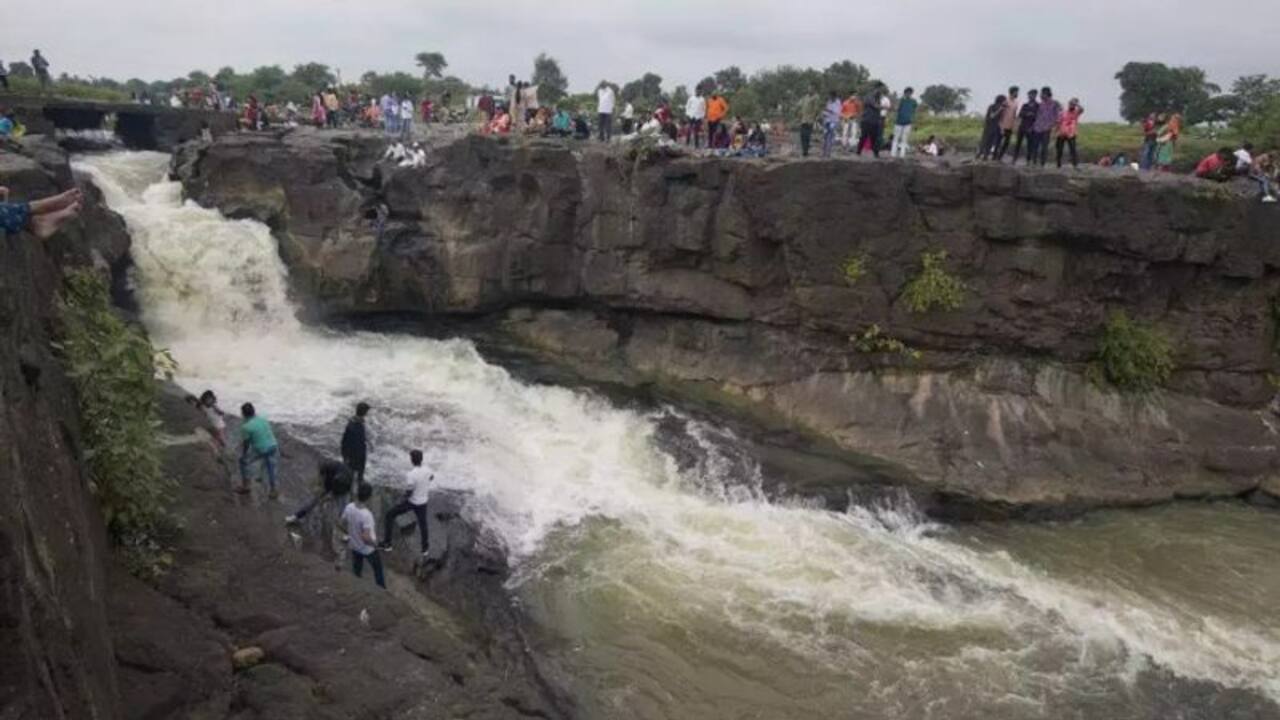 बारिश में जा रहे हैं पहाड़ियों पर घूमने तो इन 6 बातों का रखें ध्यान