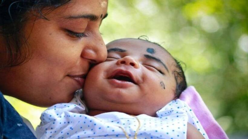 सरकारी योजना:  बेटी पैदा होते ही सरकार उठाती जिम्मेदारी! इस स्कीम का यूं उठाएं लाभ 