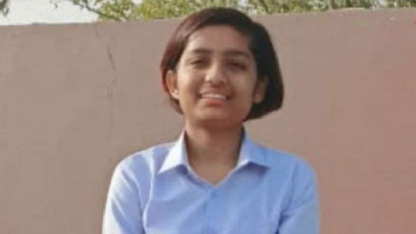 बिना कोचिंग​ पास किया बड़ा Exam, अब IIM से पढ़ाई, ऐसा करने वाली भारत की सबसे कम उम्र की लड़की