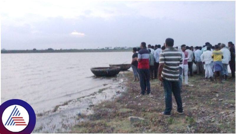 Krishna river Raft overturned many people died in Vijayapura sat