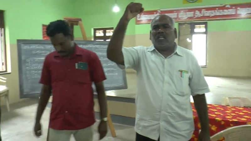 school headmasters protest in madurai vel