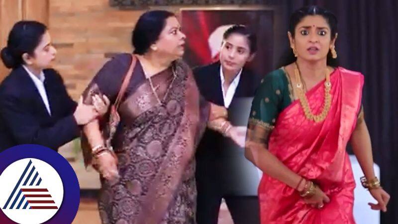 Bhagyalakshmi  fans critisises award scene copied from the Vishnuvardhans Yajamana film