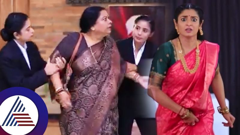 Bhagyalakshmi  fans critisises award scene copied from the Vishnuvardhans Yajamana film