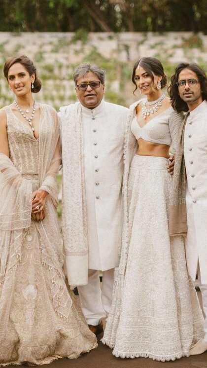 <p>ललित मोदी भले भारत में भगौड़ा हो लेकिन उसकी आलीशान और राजाओं वाली लाइफ में कोई कमी नहीं आई है। जिसके पीछे उसकी बेटी आलिया मोदी है। जो अब बिजनेस वर्ल्ड का बड़ा नाम बन चुकी है। </p>
