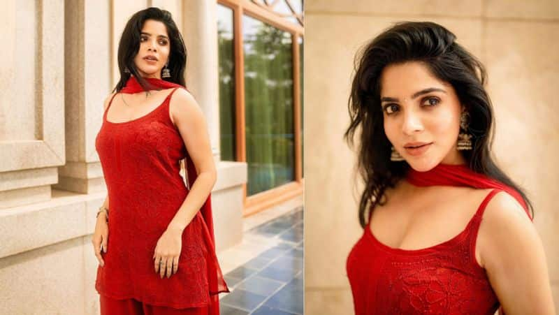 Actress Divya Bharathi latest red chudithar photos viral gan