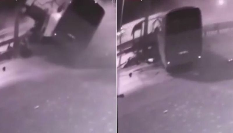 Driver killed, 20 injured as tourist bus rams into pillar in Turkiye's Antalya; CCTV footage surfaces (WATCH) snt