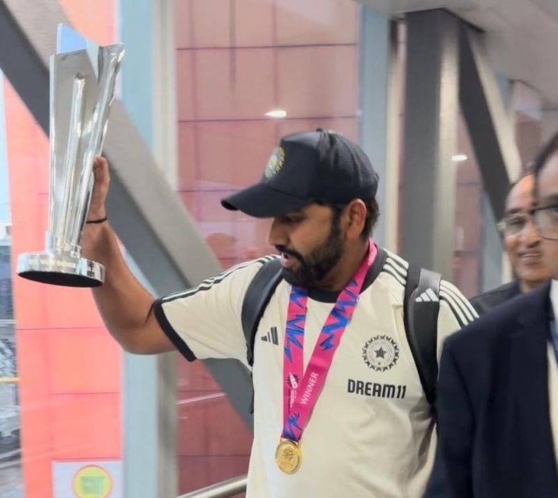 Rohit Sharma flaunts the T20 World Cup 2024 trophy after Team India lands in Delhi, Video Goes Viral RMA