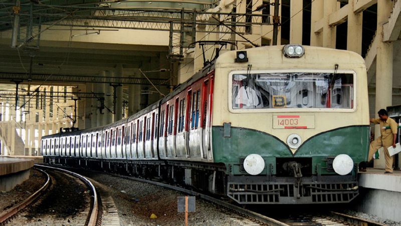 55 electric trains have been cancelled between Chennai Beach - Chengalpattu vel