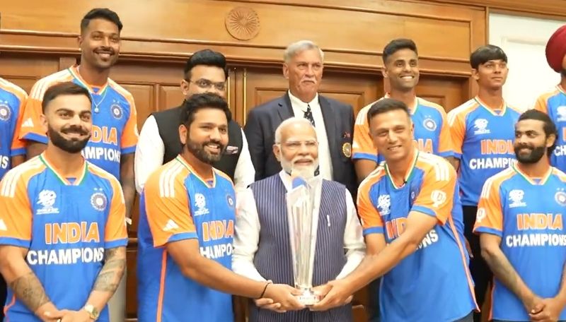 The Indian team who won the T20 World Cup series went with the trophy and met Prime Minister Modi at his residence rsk