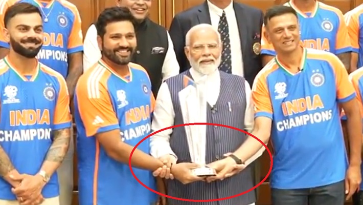 Really PM Modi is a great leader.. Even Rohit Sharma and Dravid would not have expected this Narendra Modi with the Indian players RMA