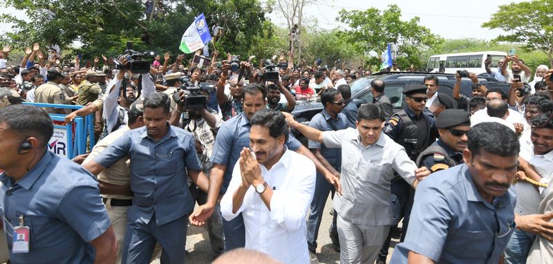 YS Jagan supported ex mla pinnelli in the EVM vandalism case GVR