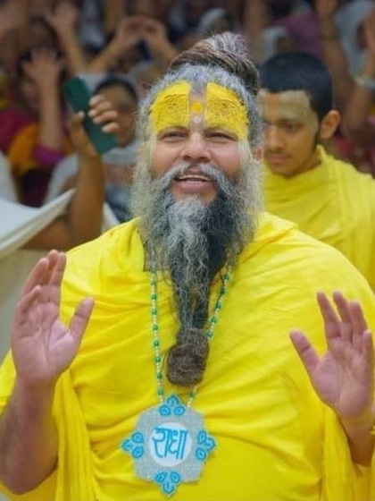 <p>मथुरा-वृंदावन के प्रसिद्ध संत प्रेमानंद जी महाराज के सत्संग में श्रद्धालु सवाल पूछते हैं। वह उनका व्यावहारिक जवाब देते हैं। मान-अपमान पर उनका एक जवाब वायरल हो रहा है।</p>
