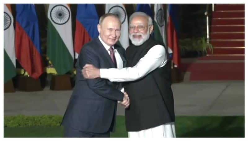 prime minister narendra modi visit russia for two days 