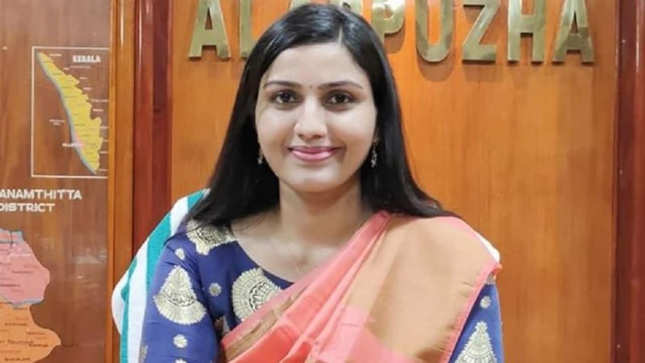 UPSC Success Story: बस कंडक्टर की बेटी पहले बनी डॉक्टर, फिर यूपीएससी...पहले अटेम्पट में 2nd रैंक