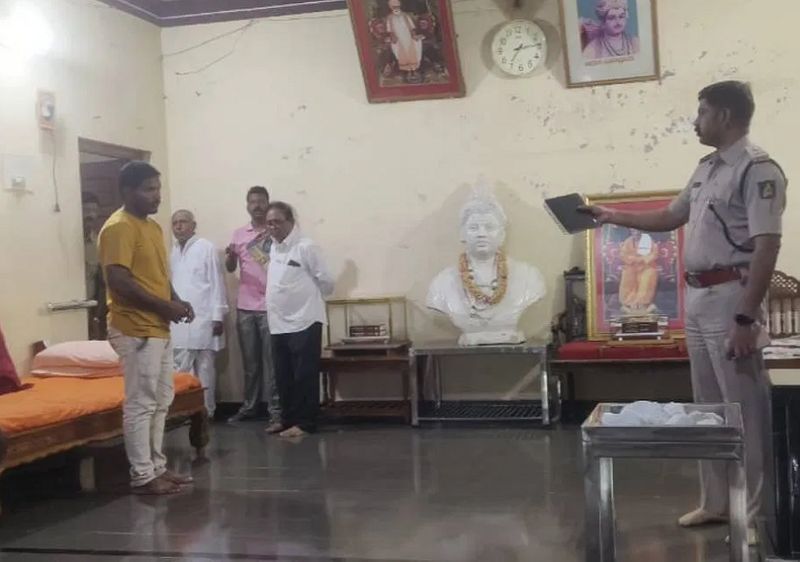 Thieves Came To Math Threatened Swamiji And Robbed In Lingsugur Raichur gvd