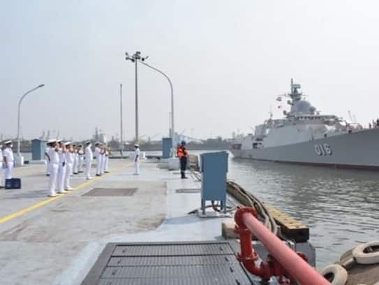 Indian Navy Recruitment 2024 Indian Navy BTech Cadet Entry Begins Check Steps To Apply XSMN