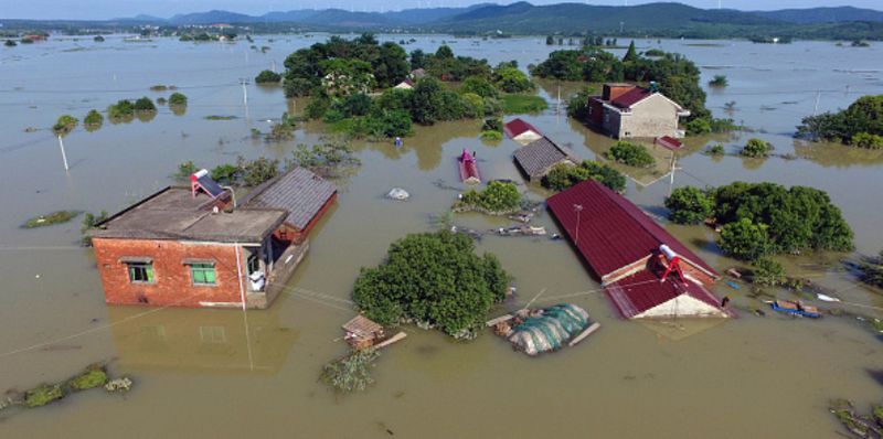 stem floods caused by a dam breach in central China 