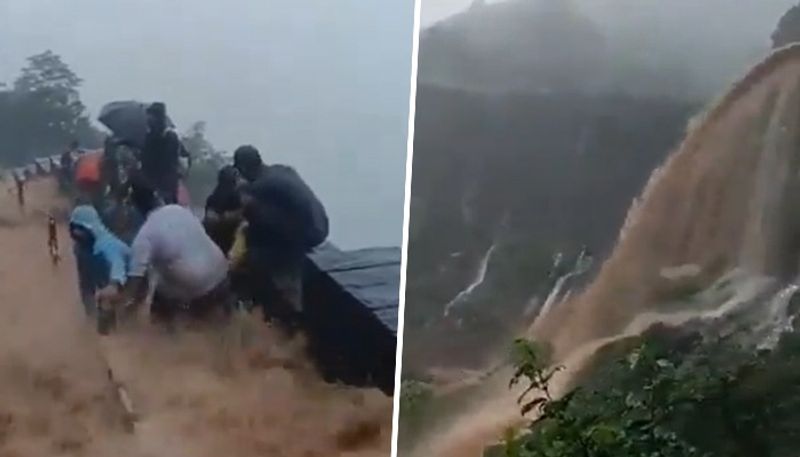 Maharashtra rains: Heavy rainfall grips tourists at Raigad Fort, horrific video goes viral (WATCH) snt