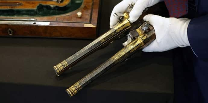 two pistols belonged to Emperor Napoleon