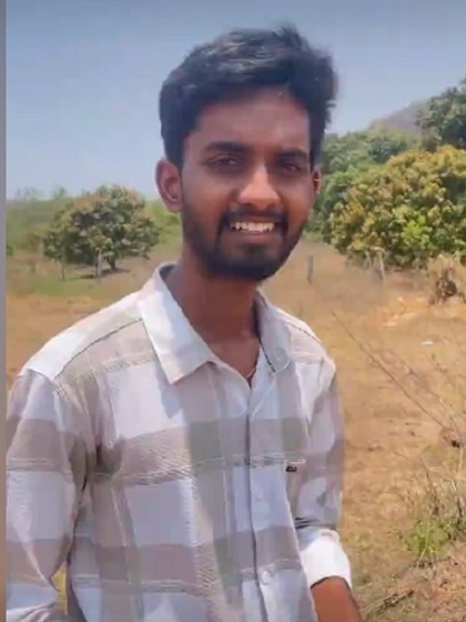 <p>साईं वर्धन गौड़ डिप्लोमा करने के बाद 2017 से 2019 के बीच बेंगलुरु में एक कम्पनी में काम करने लगे। 22,000 रुपये सैलरी मिलती थी। पर वह नौकरी से खुश नहीं थे।<br />
 </p>
