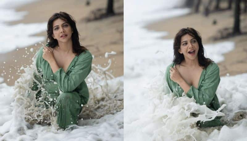 South actress Madonna Sebastian stuns in green dress Latest beach photoshoot goes viral gvd