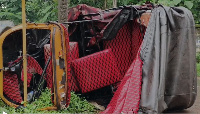 autorikshaw accident in palakkad three injured and one person is critical