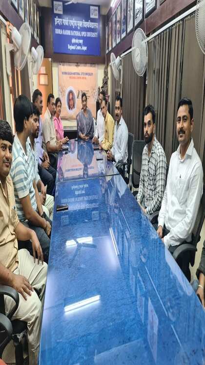 छात्रों और पूर्व छात्रों के लिए किया जा रहा प्रतियोगिता का आयोजन