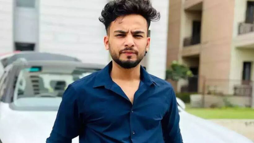 Elvish Yadav in trouble: Complaint filed against YouTuber for clicking photos inside Kashi Vishwanath Temple  
