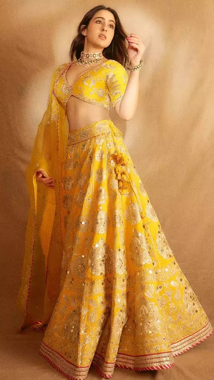 <p>अगस्त-सितंबर का महीना फेस्टिवल से भरा हुआ है। जन्माष्टमी से हरितालिका तीज,रक्षाबंधन जैसे बड़े त्योहार आने वाले हैं। अगर आउटफिट को लेकर परेशान हैं तो ऐसे लहंगे डिजाइन ट्राई करें।</p>
