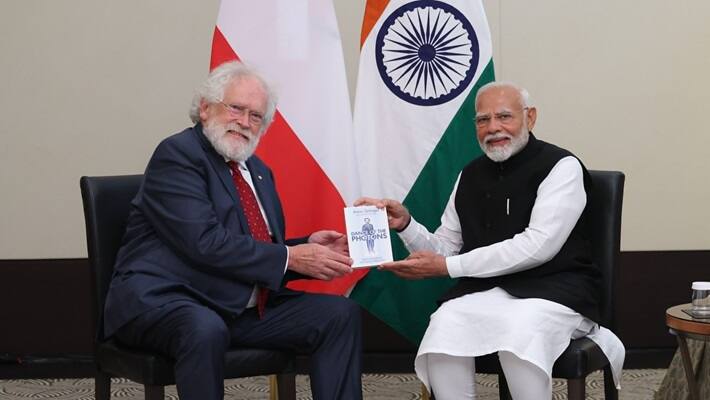 Narendra Modi with Anton Zeilinger