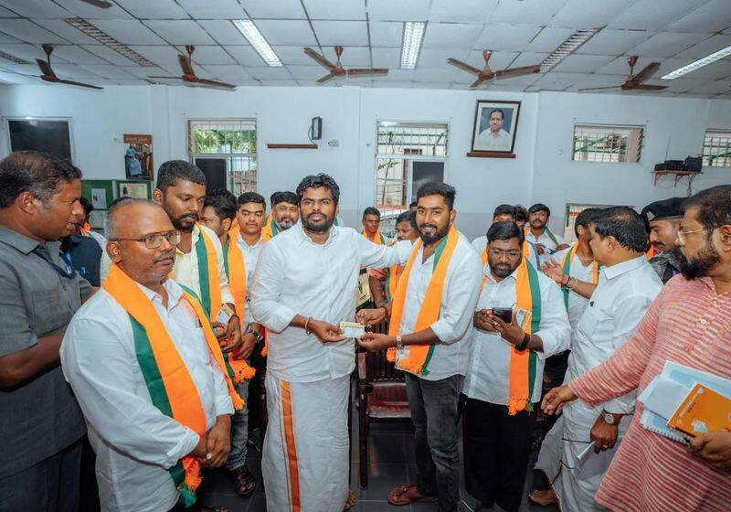 Tamil Nadu Aam Aadmi Party functionaries joined the BJP in the presence of Annamalai KAK