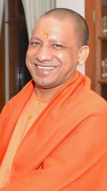<p>यूपी सीएम योगी आदित्यनाथ भी इस शादी में शामिल होंगे। इसके अलावा रक्षा मंत्री राजनाथ सिंह, कृषि मंत्री शिवराज सिंह चौहान भी अनंत-राधिका को आशीर्वाद देने आएंगे। </p>

<p> </p>

<p> </p>
