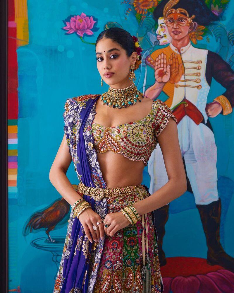 janhvi kapoor latest photos goes viral mma