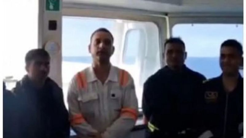 Brave Rescue by Indian Ship in Red Sea Captain and Crew win  bravery awards 