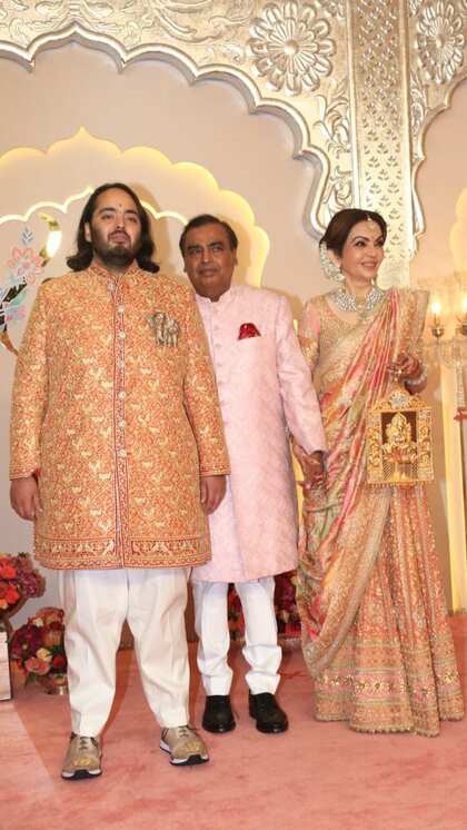 Jio World Center पहुंची अनंत अंबानी की बारात